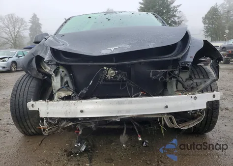 2025 Tesla Model Y z USA, uszkodzony, nr VIN 7SAYGDEE6SF289970